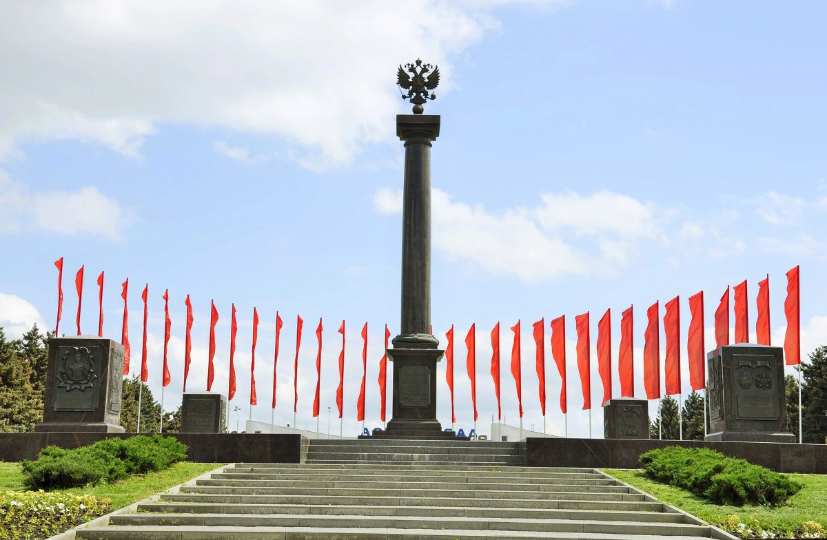 Этих дней не смолкнет слава