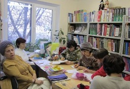 занятие кружка «Вязание крючком».