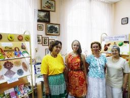 открытие выставки декоративно-прикладного творчества читателей библиотеки &laquo;Чудеса своими руками&raquo;. 